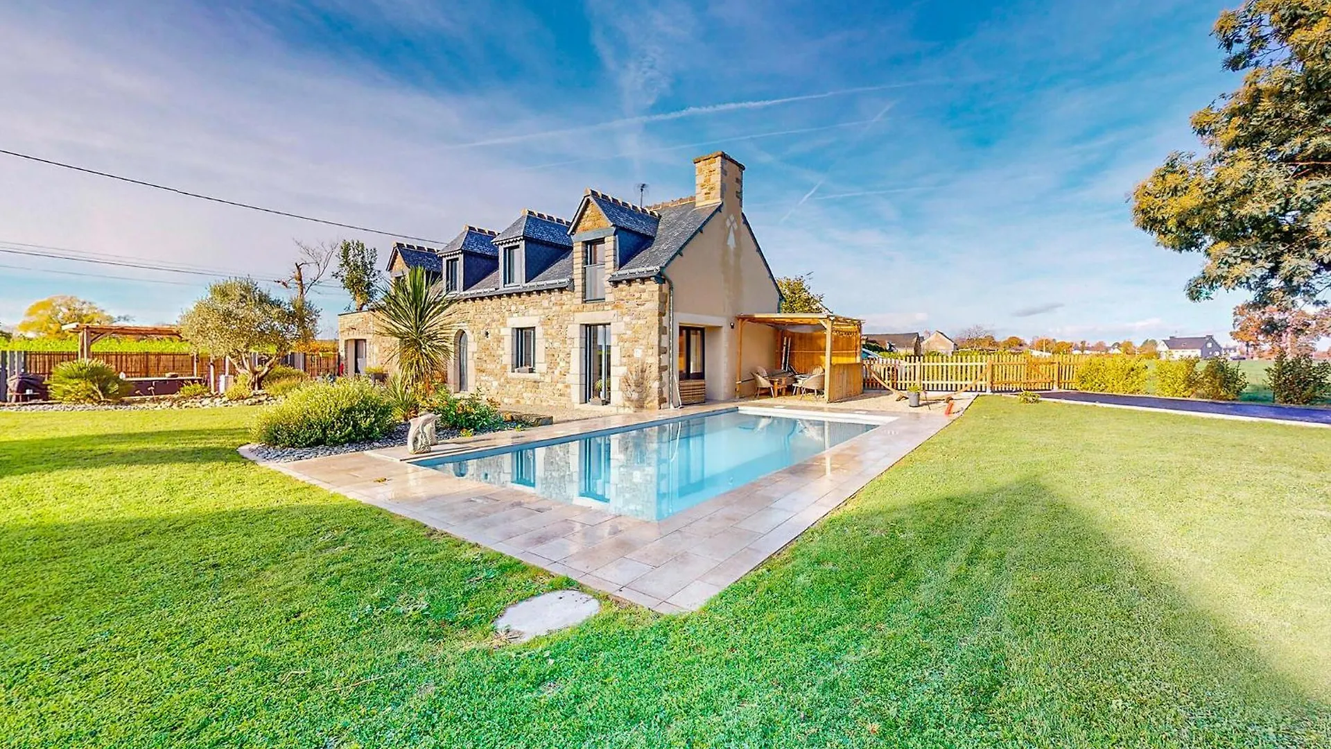 Lovely Home In Quessoy With Heated Swimming Pool
